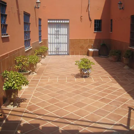 Caballo Negro Hotel 2*